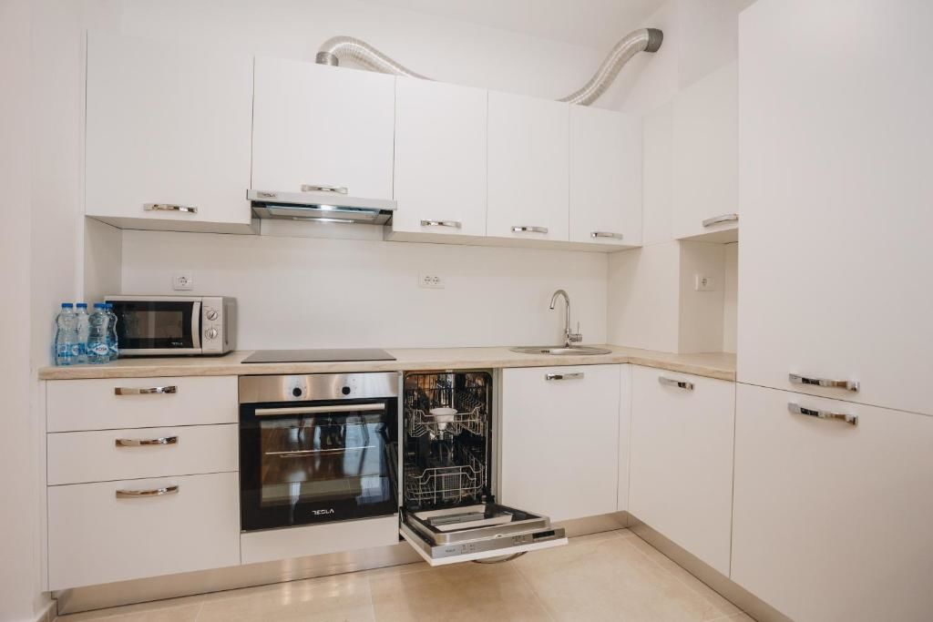 Апартаменты Apartments with swimming pool Будва-25