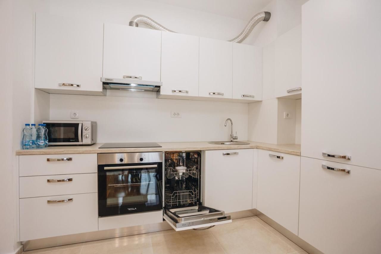 Апартаменты Apartments with swimming pool Будва-6